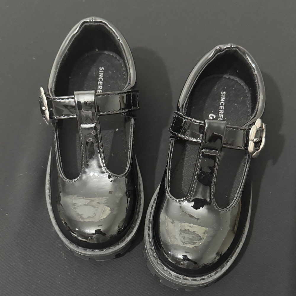 NWOT Sincerely Jules Black Patent Kids Dress Shoes